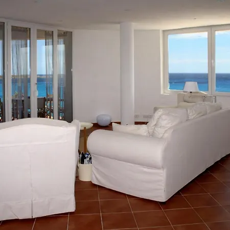Punta Prima Sleeps 8 Pool Wifi וילה *