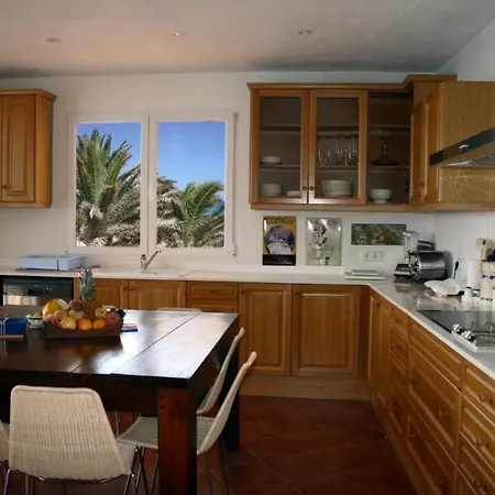Punta Prima Sleeps 8 Pool Wifi וילה פונטה פרימה