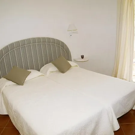 Villa Punta Prima Sleeps 8 Pool Wifi *